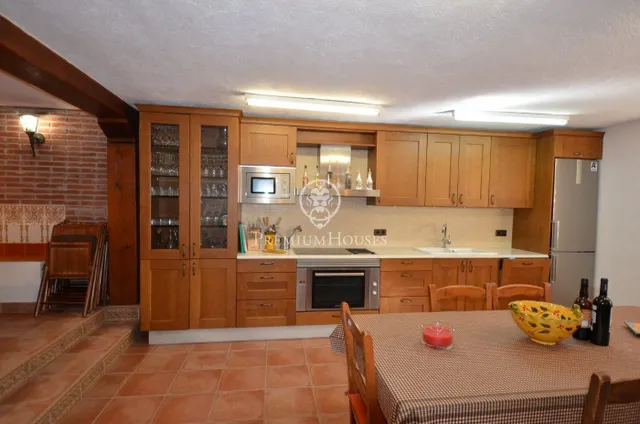 Casa con piscina en venta con vistas espectaculares en Alella — 32