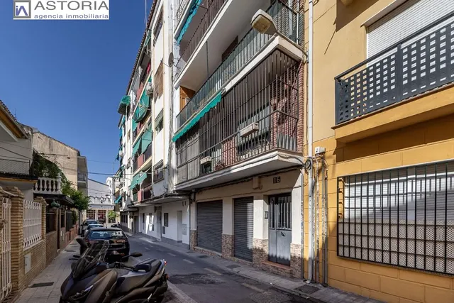 PISO JUNTO AVENIDA DE ANDALUCIA — 23
