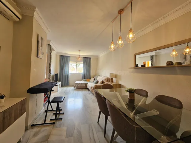 Piso familiar con Garaje, Trastero y Piscina en El Pinillo, a 800 Metros del Mediterráneo — 5