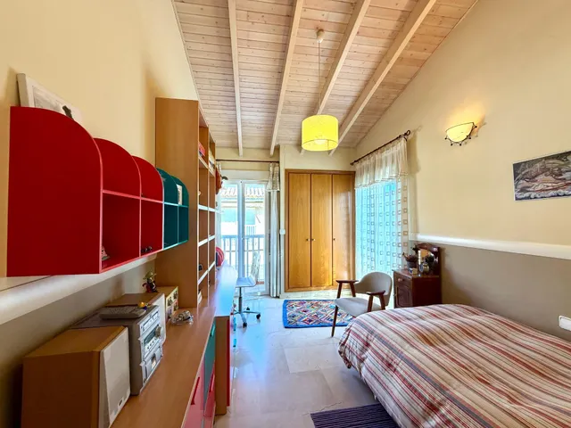 Chalet adosado esquinero con jardín privado, terrazas y garaje doble en La Patacona — 34