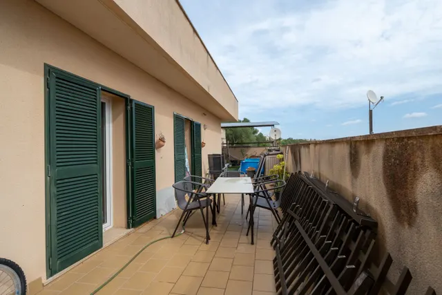 Planta baja con amplia terraza y parking — 38
