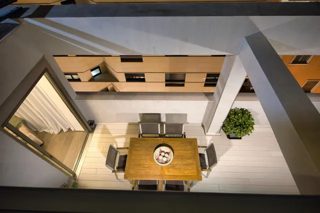 Ático con gran terraza y solárium privado en el corazón de Alicante — 45