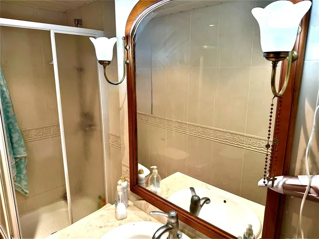 Se vende tercer piso con ascensor en la zona de Ciudad Jardín en Cartagena. — 11