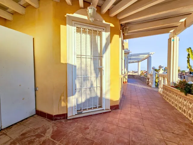 ¡Descubre la Exclusividad y el Lujo Mediterráneo en Esta Impresionante Villa en Esquina - Torrevieja — 33