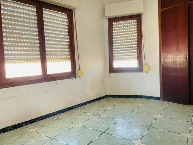 EDIFICIO DE 3 PISOS DE 3 habitaciones +LOCAL COMERCIAL Y 3 TRASTEROS — 7