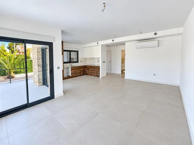 CHALET INDEPENDIENTE DE OBRA NUEVA, 4 DORMITORIOS, 3 BAÑOS,  - foto 4