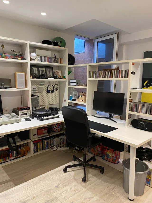 Espectacular adosado con buhardilla , apartamento independiente con baño y sin cocina, garaje doble y piscina en zona residencial premium — 29