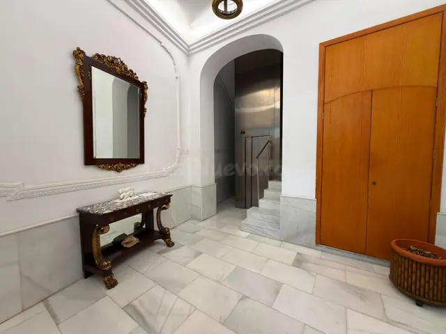 Vivienda exclusiva de 242 m2 junto al mercado de Colón en Va - foto 3