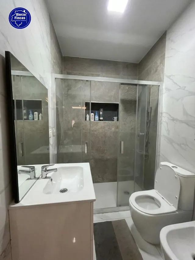 **se vende casa en Oviedo** — 21