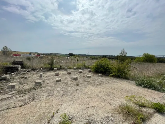 Terreno urbano edificable en Puigpelat – gran superficie y e - foto 5