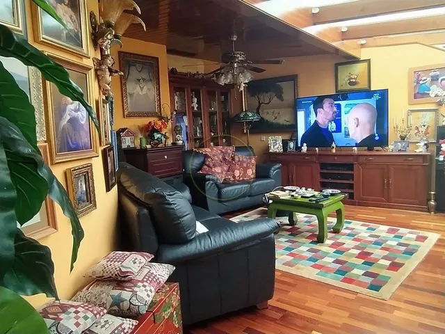 MAGNÍFICO PISO DE 3 DORMITORIOS CON GARAJE, BODEGA Y TRASTERO EN ZONA DE LA MIÑOCA — 3