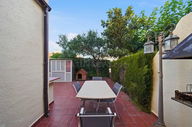 Casa en urbanización Port Estrella con jardín privado y pisc - foto 4