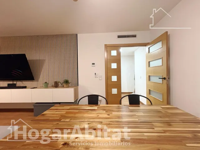 ¡Hogar de lujo! Amplio, sofisticado y reformado, con patio y garaje, todo amueblado — 44