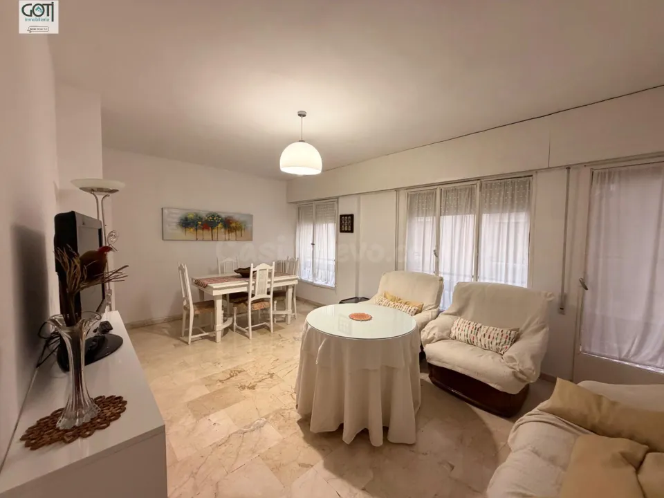 Amplio y Moderno Piso en el Corazón de Granada por €900
