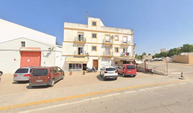 Inmueble Ocupado-Sin Posesión. Piso en venta en Carretera de - foto 2