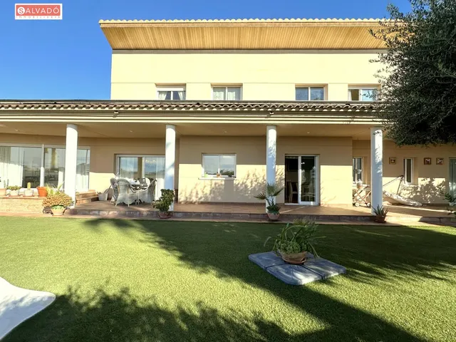 ¡CHALET ESQUINERO CON PISCINA PRIVADA Y VISTAS AL MAR EN EL MAS MEL! — 6