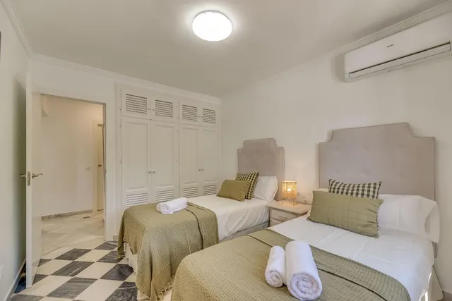 Chalet 5 habitaciones 224m² en venta - Marbella — 15