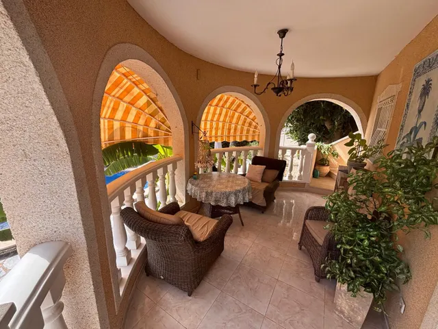 Villa 3 habitaciones 115m² en venta - Doña Pepa — 18