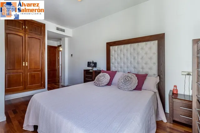 Chalet en Cañadas del Parque, Dilar — 26