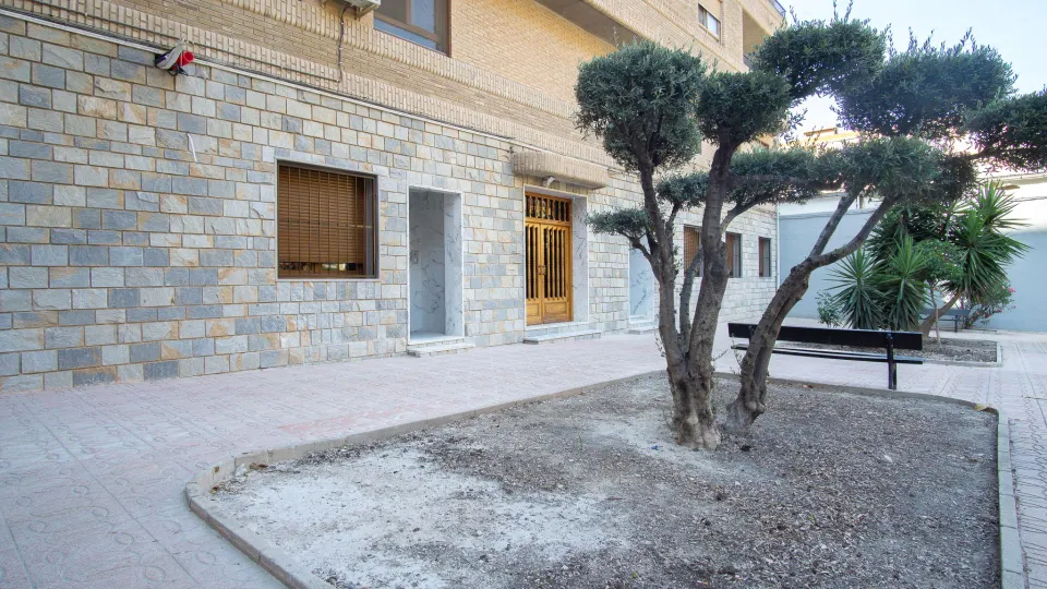 Estudio a estrenar, en una ubicación privilegiada y a un paso de todos los servicios