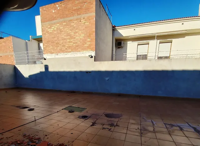 Gran casa con local de 160m2 en Reus — 7