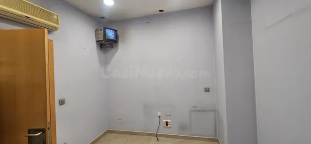 LOCAL COMERCIAL EN EL CENTRO DE TORRELAVEGA - foto 4