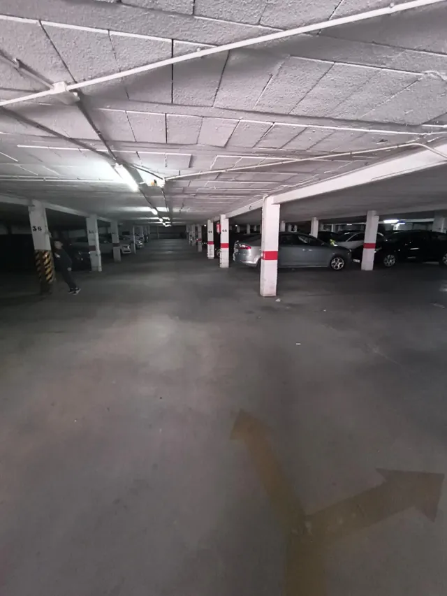 Piso en zona Pinilla con cuatro habitaciones, dos baños y  garaje — 27