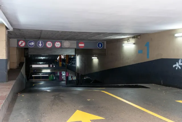 Parking 10m² en alquiler - Eixample — 20
