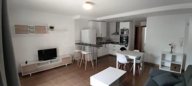 ¡Tu hogar junto al mar en Balerma! Piso de 2 dormitorios a p - foto 2