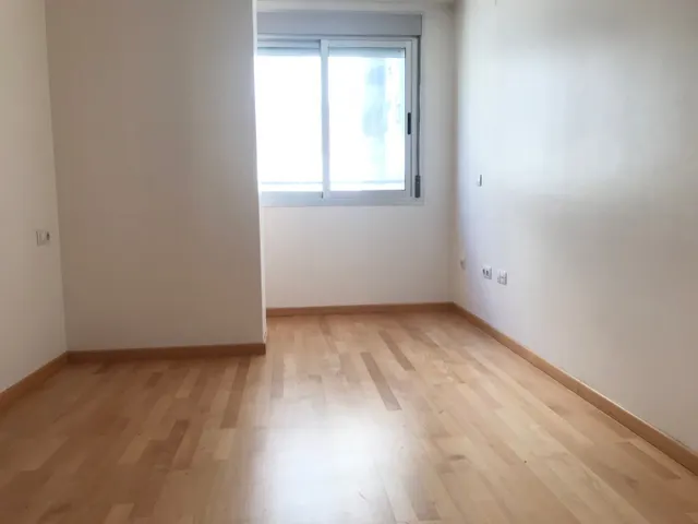 PISO DE TRES DORMITORIOS, CON PARKING Y TRASTERO — 10