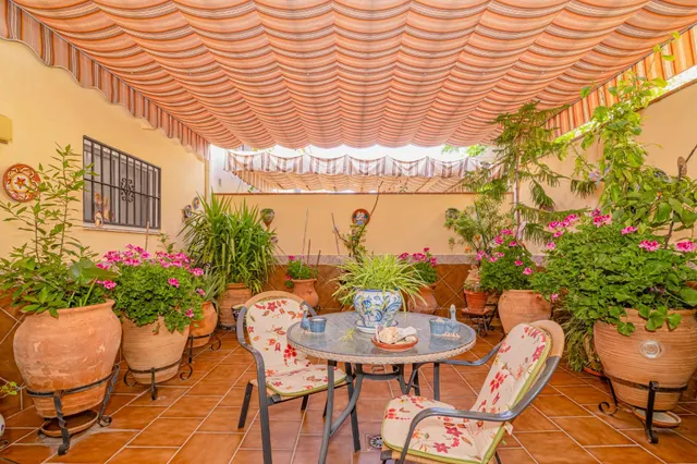 Fantástica casa adosada con gran patio, sótano habitable y excelente luminosidad !! — 38