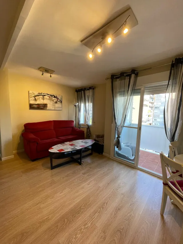 Piso amueblado con terraza y aire acondicionado en Parque Vosa, Móstoles — 4