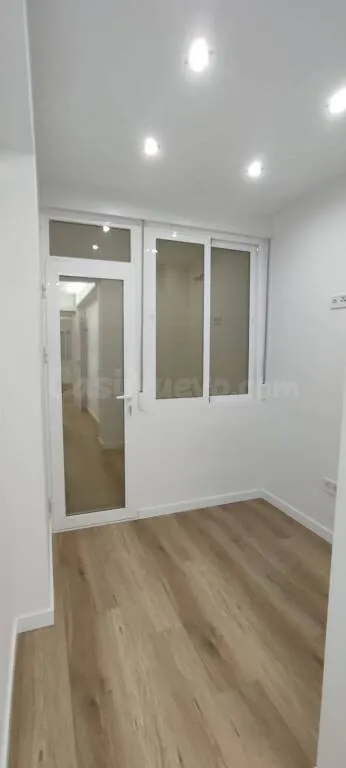 PISO DE 3 DORMITORIOS COMPLETAMENTE NUEVO A UN PASO DEL PUER - foto 3