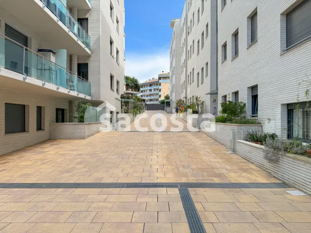 Moderno Piso Con Terraza en Lloret de Mar - Fenals - foto 4