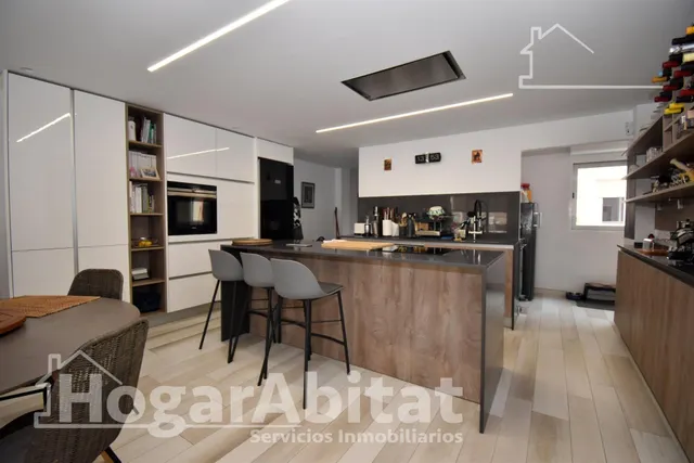 ¡REFORMADO! PRECIOSO, EXTERIOR Y CÉNTRICO CON BALCÓN Y TRASTERO — 6
