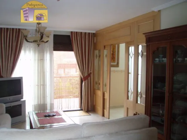 SE VENDE HERMOSO CHALET EN PARLA, ZONA LA ERMITA - foto 2