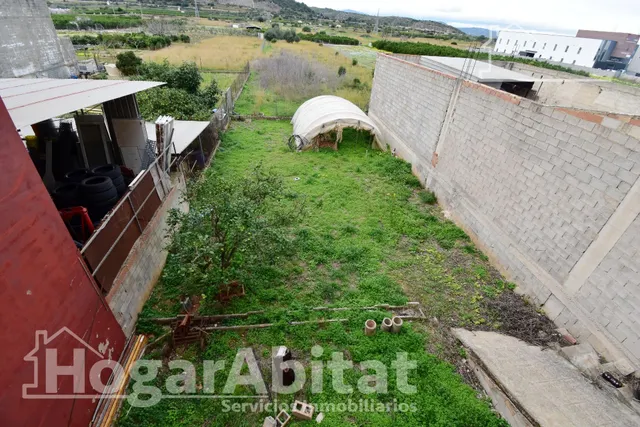 ¡OPORTUNIDAD PARA INVERSORES! GRAN EDIFICIO CON DOS VIVIENDAS INDEPENDIENTES, DOS TERRAZAS Y PARCELA — 49