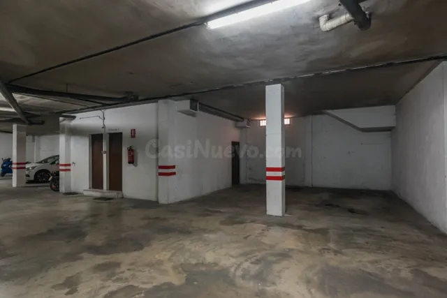 Amplio piso en planta baja con patio de 30 m2 y garaje en el - foto 4