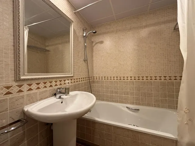 Piso EXTERIOR de 3 DORM con 2 plazas de garaje y piscina en Sanchinarro — 18