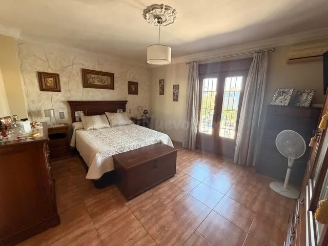 Acogedora Casa en Avenida de Pruna con Espacios Amplios y Confortables!! — 19