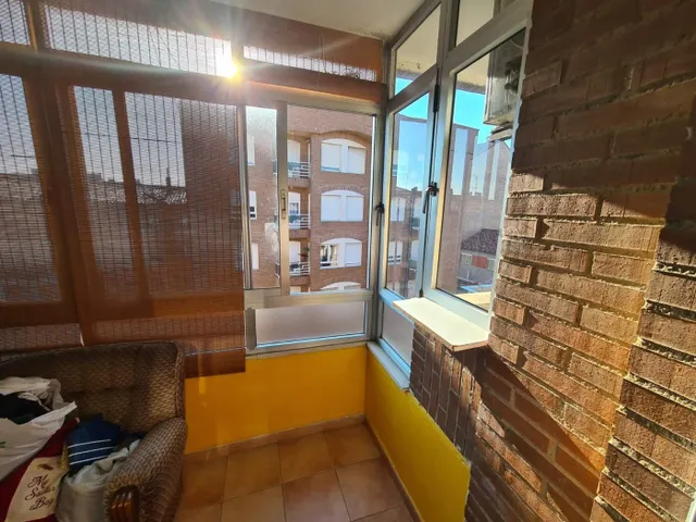 SE VENDE AMPLIO PISO EN VALENCIA DE DON JUAN, COCINA, SALÓN,3 HAB., BAÑO, TERRAZA — 15