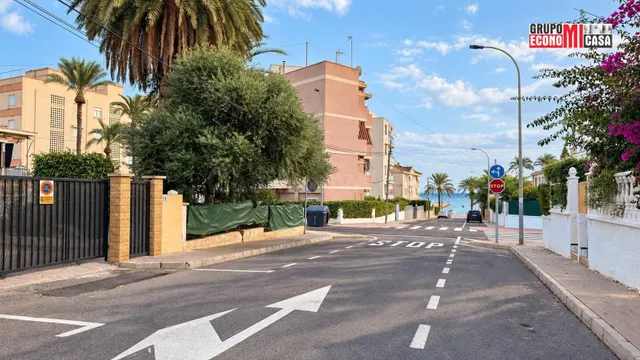 Bajo Privado con gran terraza a menos de 200 metros del mar  - foto 2