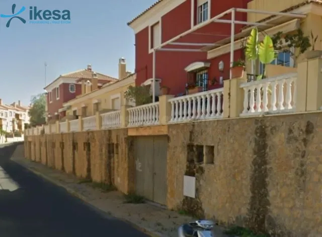 Venta de garaje en Islaantilla, Isla Cristina.
