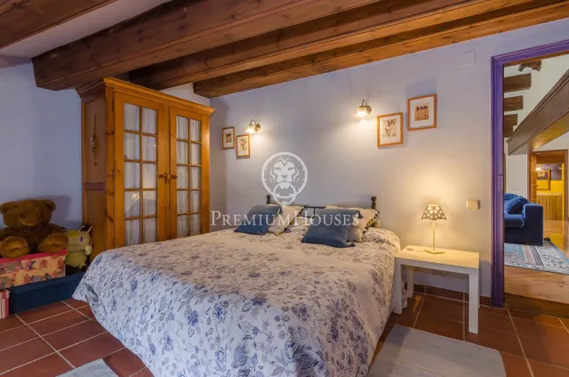 Masía céntrica en venta en Orrius, con negocio en funcionamiento (hostelería) — 34
