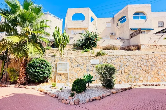 Apartamento llave en mano con amplio solárium privado y reformas recientes en San Miguel de Salinas — 17