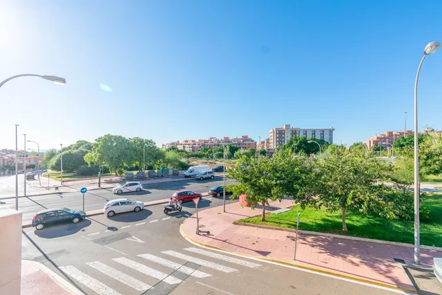 Piso con garaje y trastero en avda. mediterráneo — 35