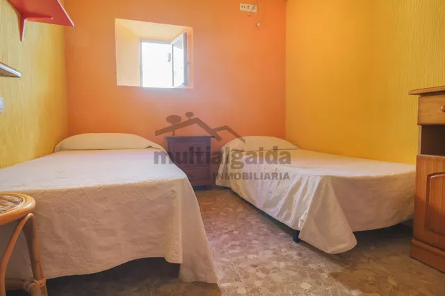 GRAN CASA EN EL CENTRO DE LA CIUDAD — 9
