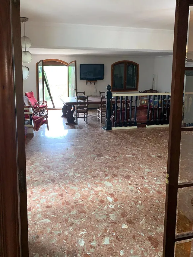 Finca rústica singular en parcela de 2.296 m2 con piscina, amplio garaje y pista de tenis. — 39