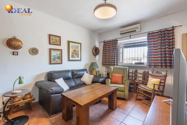 Chalet pareado con piscina, jardín y bonitas vistas a Granada en La Zubia — 27