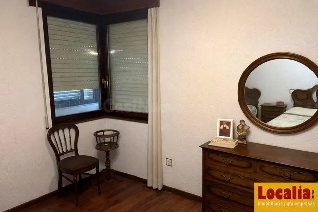 Chalet individual con garaje en venta en Reocín — 8